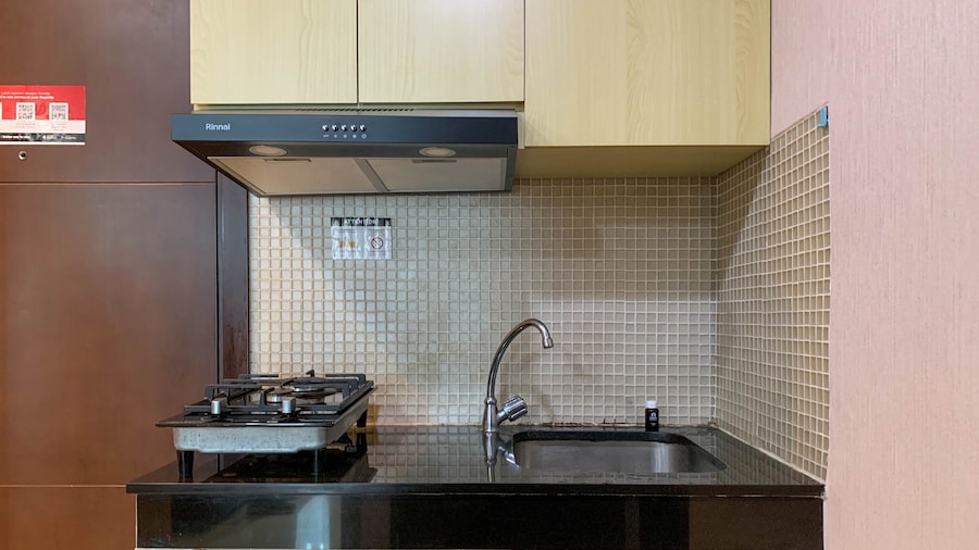 Nice And Strategic 1Br At Sky Terrace Apartment