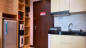 Kamar | Dapur pribadi | Lemari es, kompor, dan peralatan masak/sendok-piring