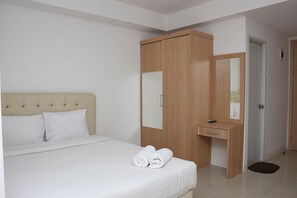 1 bedroom, free WiFi, bed sheets - Cozy And Strategic Studio At Bassura City Apartment (Jakarta)