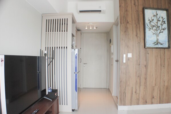 Interior - Warm And Cozy Studio At Springlake Summarecon Apartment (Bekasi)