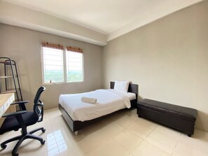 Room | 1 bedroom, bed sheets - Simply Executive Studio At Pinewood Apartment (Cileunyi)
