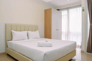 1 bedroom, free WiFi, bed sheets - Fancy And Nice Studio Room At Menteng Park Apartment (Jakarta)