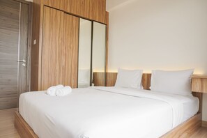 2 bedrooms, bed sheets - Fully Furnished With Pleasure 2Br At Sky House Bsd Apartment (Pagedangan)