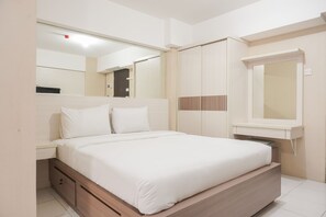 1 bedroom, free WiFi, bed sheets - Comfort Studio At Kebagusan City Apartment (Jakarta)