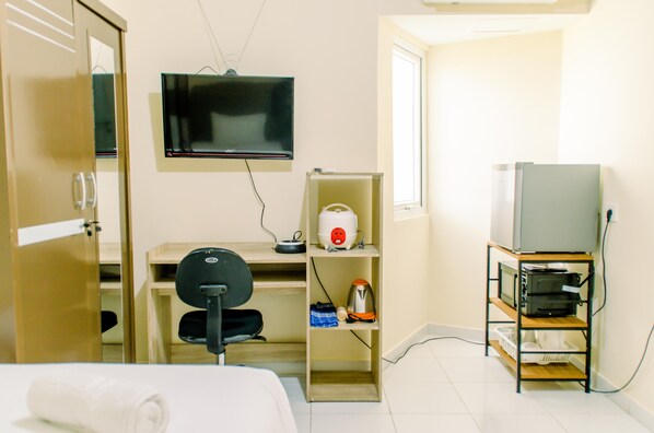 Interior - Comfort Studio Room Apartment At Aeropolis Residence (Tangerang)