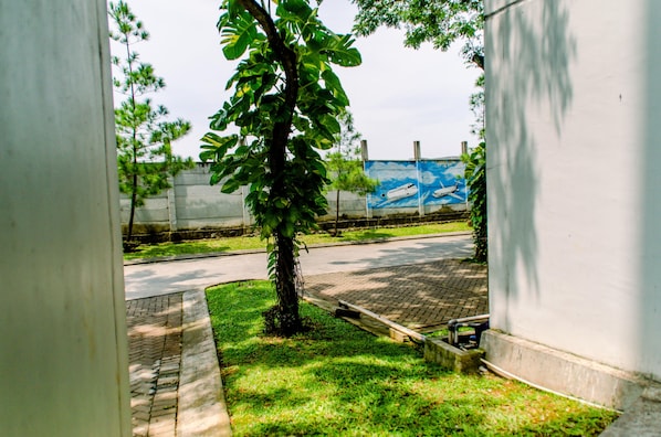 المنشأة من الخارج