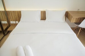 2 bedrooms, free WiFi, bed sheets - Fully Furnished With Modern Design 2Br At Sky House Bsd Apartment (Pagedangan)