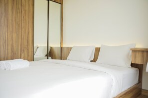 2 bedrooms, free WiFi, bed sheets - Fully Furnished With Modern Design 2Br At Sky House Bsd Apartment (Pagedangan)