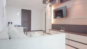 Chambre | Salle de séjour | Télévision