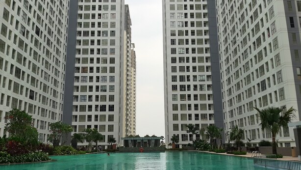 Pool - Nice And Comfort Studio At M-Town Residence Apartment (Gading Serpong)