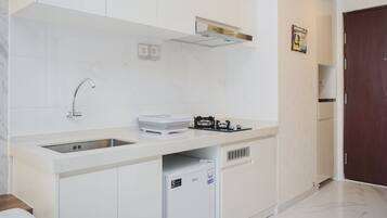 Kamar | Dapur pribadi | Lemari es, kompor, dan peralatan masak/sendok-piring