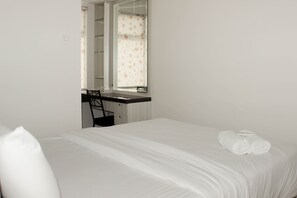 2 bedrooms, free WiFi, bed sheets - Comfy And Spacious 2Br At Springlake Summarecon Apartment Bekasi (Bekasi)