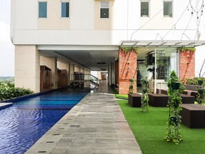 Outdoor pool - Fancy And Comfy Studio At B Residence Apartment (Pagedangan)