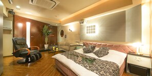 Standard Double Room | Individually decorated, individually furnished, desk, soundproofing