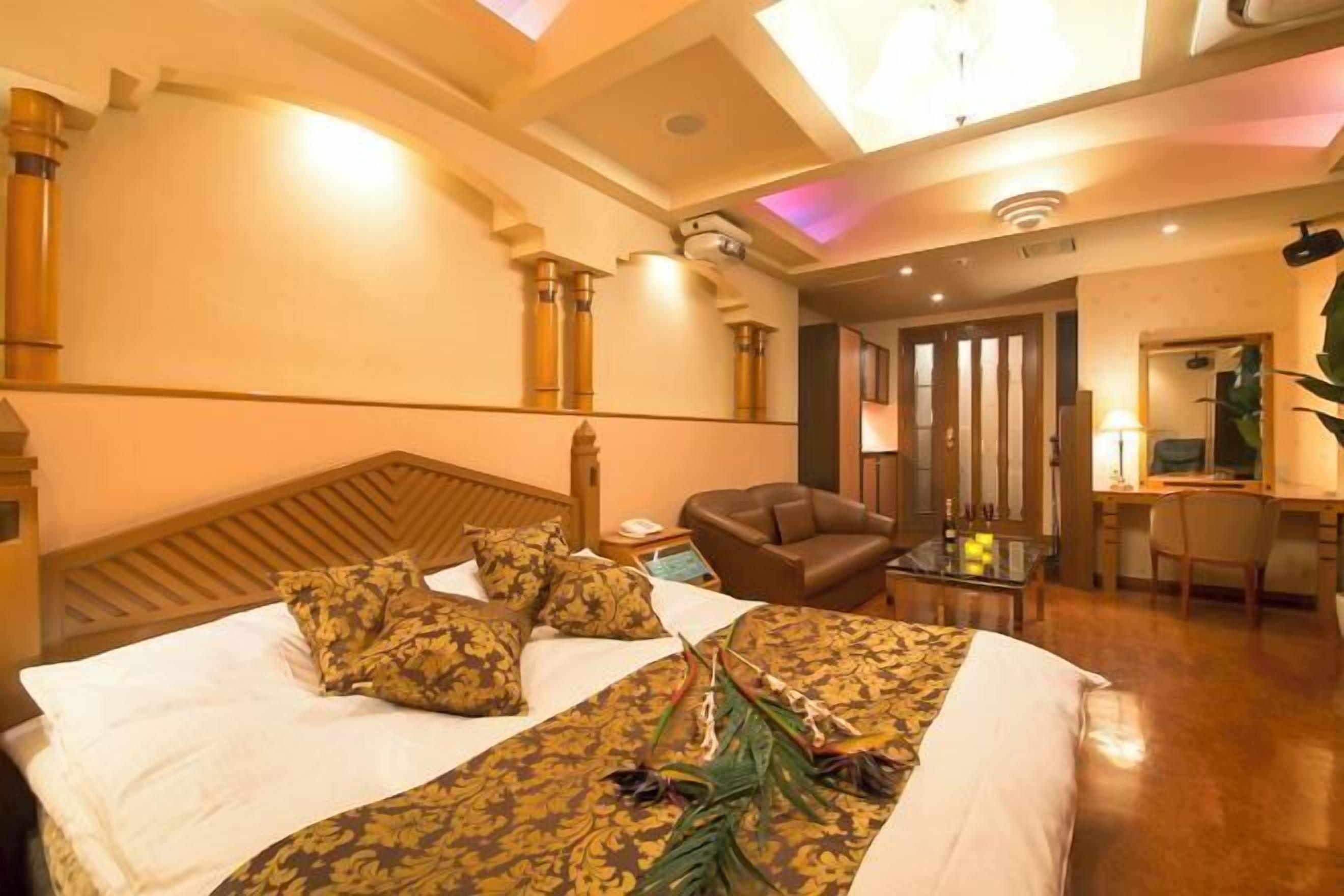 Individually decorated, individually furnished, desk, soundproofing