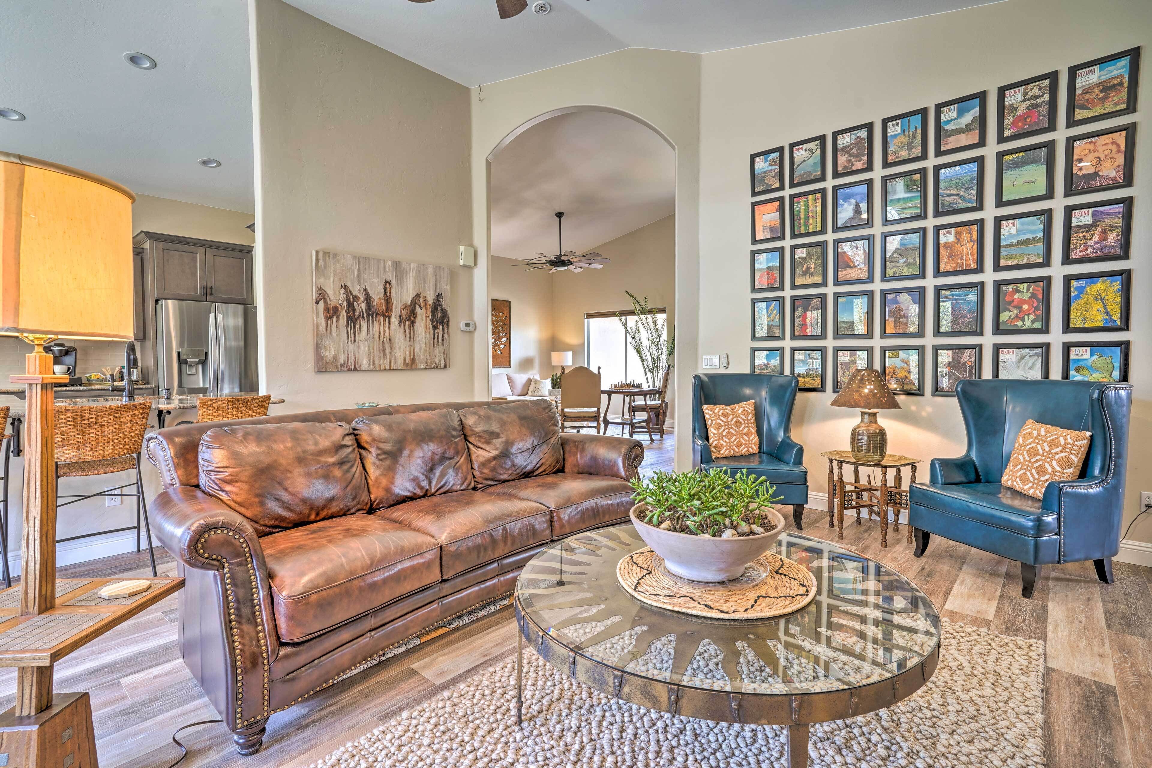 'The Copper Bed' Home w/ Deck: 10 Mi to Dtwn