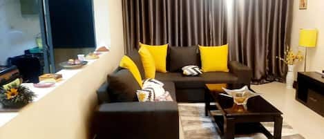 Apartment, 2 Bedrooms | Living area