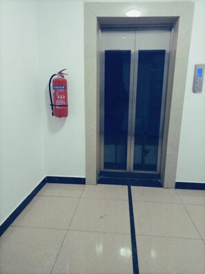 Property entrance - Stay.Plus Mideya Suites Kileleshwa (Nairobi)