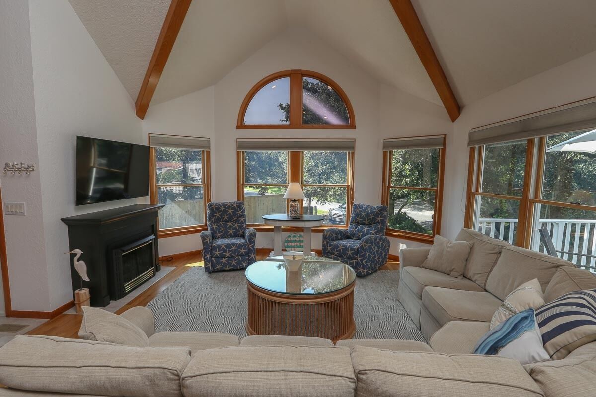 🏖️ Updated Soundside home in Kitty Hawk w/Private Pool - Dogs Allowed🐾