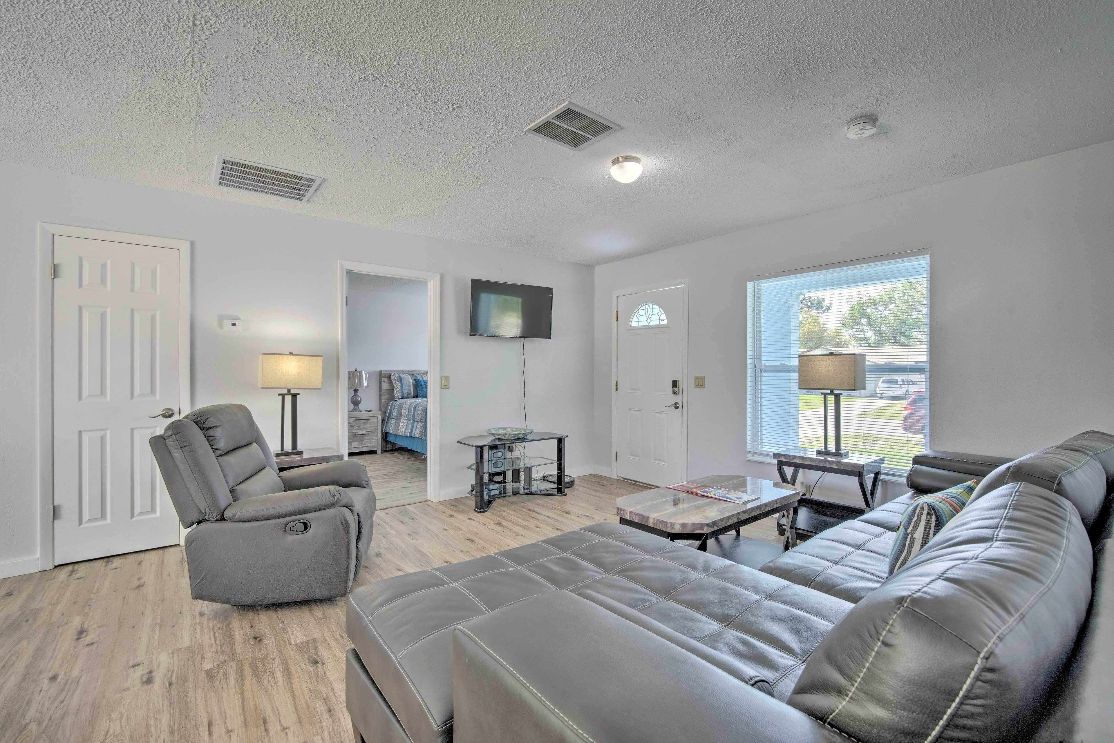 Quiet Spring Hill House w/ Big Yard & Grill!