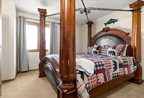 2 chambres, bureau, fer et planche à repasser, accès au Wi-Fi (inclus)