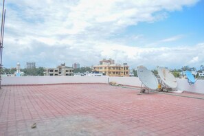 Rooftop terrace - Stay.Plus Ganjoni Studio Apartment (Mombasa)