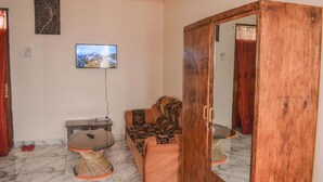 Living area - Stay.Plus Ganjoni Studio Apartment (Mombasa)