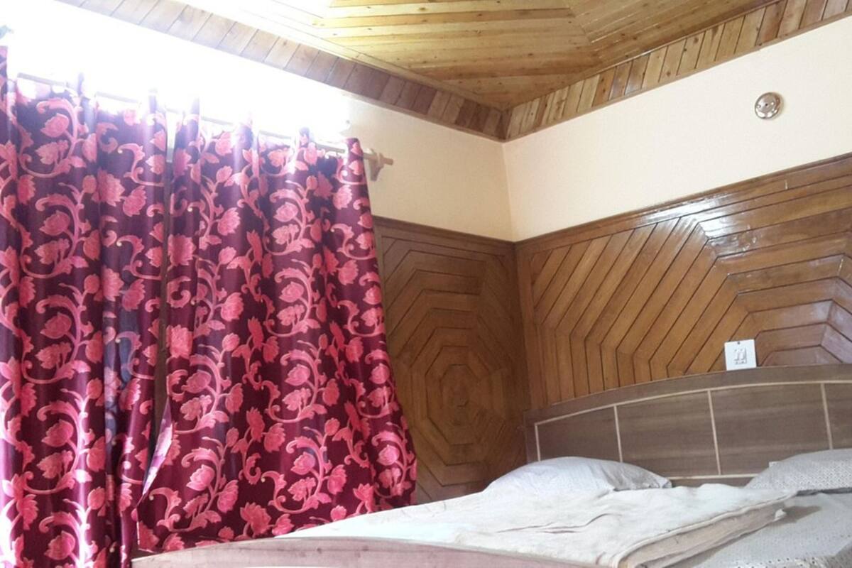 Deluxe Double Room | Free WiFi, bed sheets