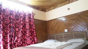 Free WiFi, bed sheets - Goroomgo Payal Mall Road Nainital (Nainital)