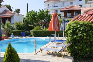 Seasonal outdoor pool - Jasmine apartments (Samos)