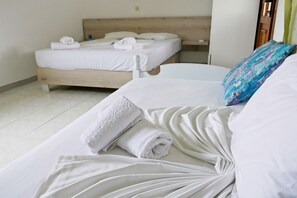 Standaard studio | Reisbedje, gratis wifi, beddengoed