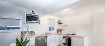 Bright, Cosy and Central Cottage- Free Wi-fi, Netflix and Disney Plus