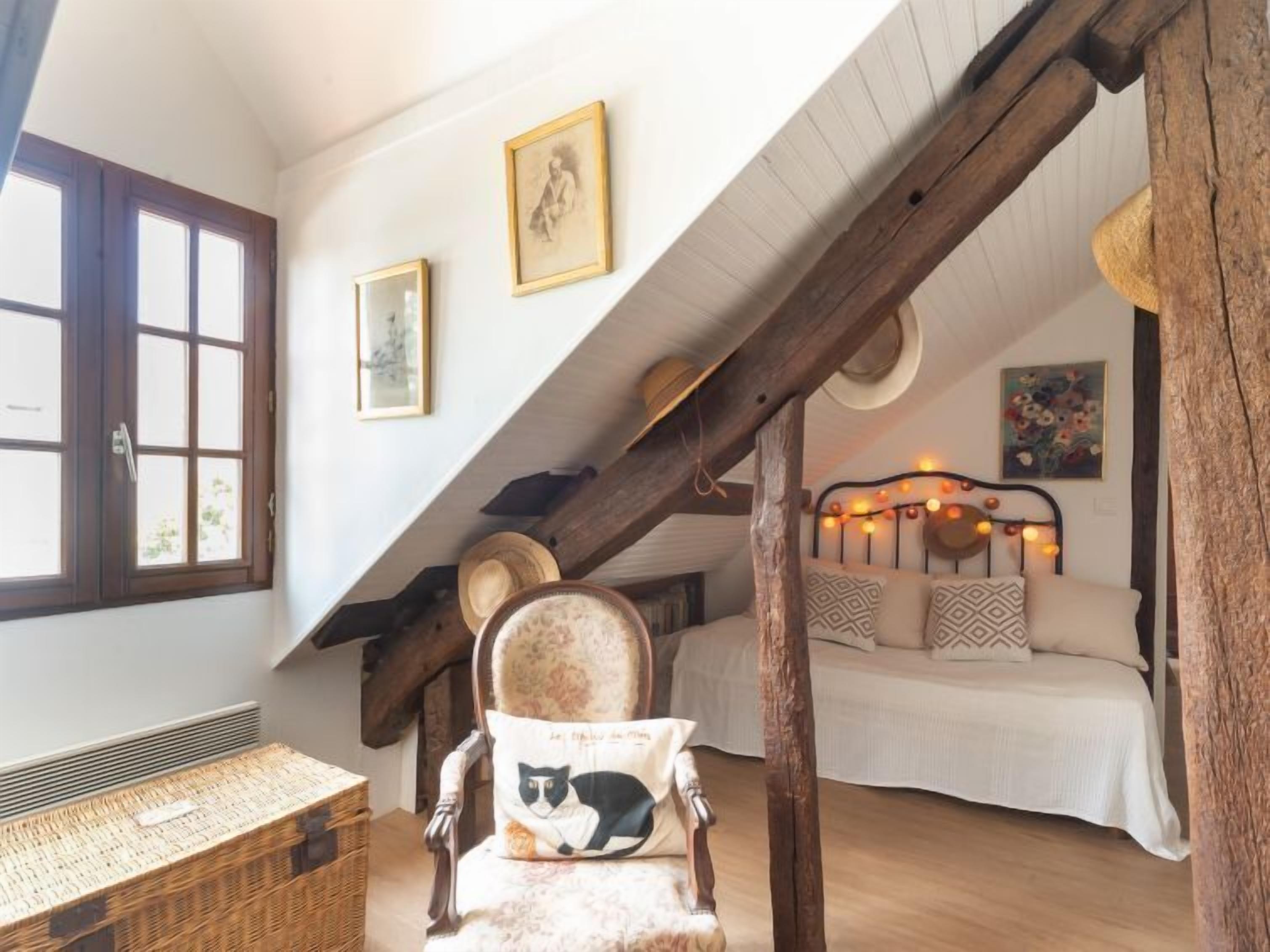 3 slaapkamers, een bureau, gratis internet