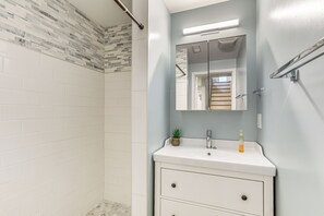 Hair dryer, towels - 3-Story Philly Townhouse 2 Mi to University City! (Philadelphia)