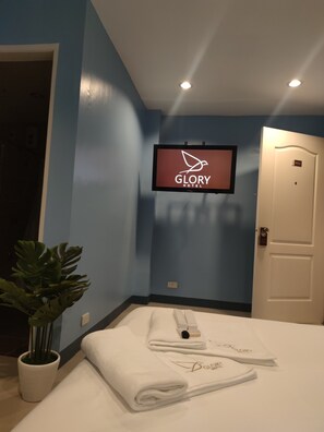 Quarto luxo | Wi-Fi de cortesia, roupa de cama