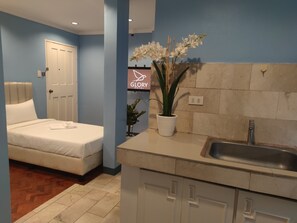 Superior Twin Room | Free WiFi, bed sheets - Glory Hotel Cubao (Quezon City)