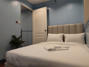 Family Room | Free WiFi, bed sheets - Glory Hotel Cubao (Quezon City)