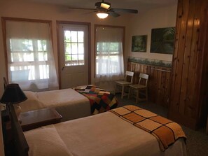 4 chambres, fer et planche à repasser, Wi-Fi gratuit, draps fournis