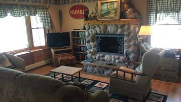 TV, fireplace, DVD player, video library