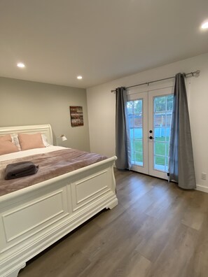 4 soverom, skrivebord, strykejern/-brett og wi-fi (inkludert)