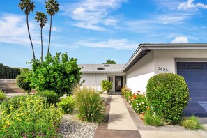 Exterior - Luxury 2022 fully remodeled in Calabasas (Calabasas)