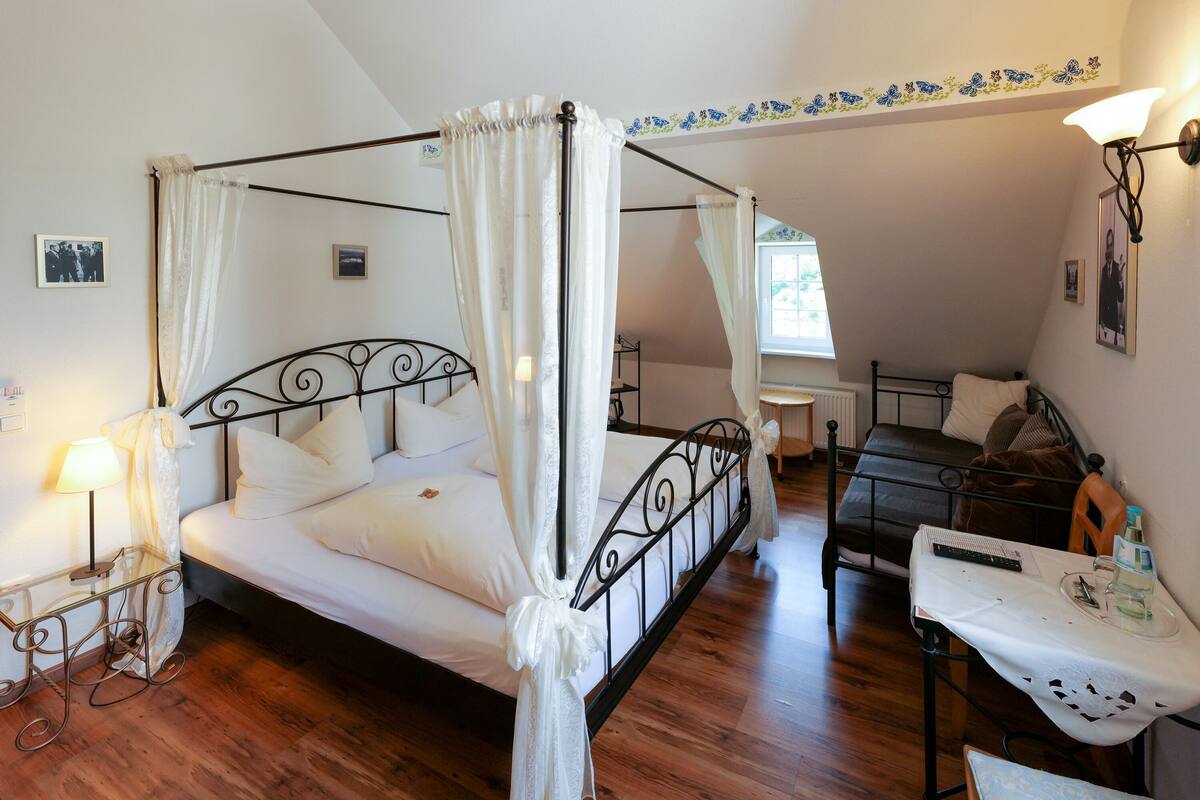 Premium Room | Rollaway beds (free), WiFi (free), bed sheets