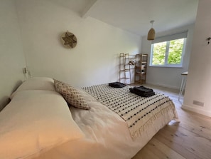 1 bedroom, iron/ironing board, WiFi, bed sheets - Linnet Cottage, perfectly located between Exmoor and the sea (Lynton)