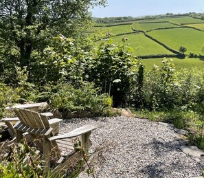 Property grounds - Linnet Cottage, perfectly located between Exmoor and the sea (Lynton)