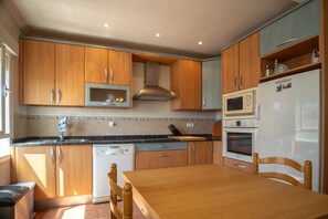Fridge, microwave, oven, stovetop - Zamora Campus (Zamora)