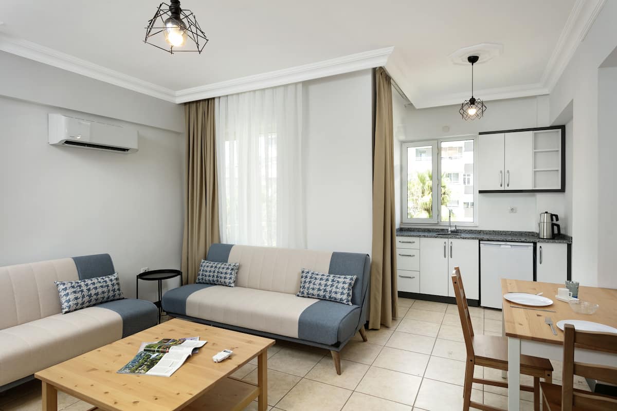 Standard Suite | In-room dining