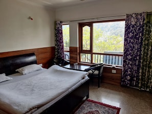 Habitación doble Deluxe, vista al lago | Sábanas de algodón egipcio, ropa de cama de alta calidad y edredón