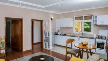 Kochgeschirr/Geschirr/Besteck