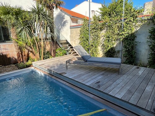 Villa climatisée avec piscine à 5 minutes à pied du vieux port et de la plage
