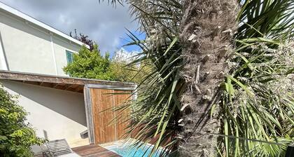 Air-conditioned house 4 ⭐️ swimming pool 4 bedrooms and 3 shower rooms, near old port
